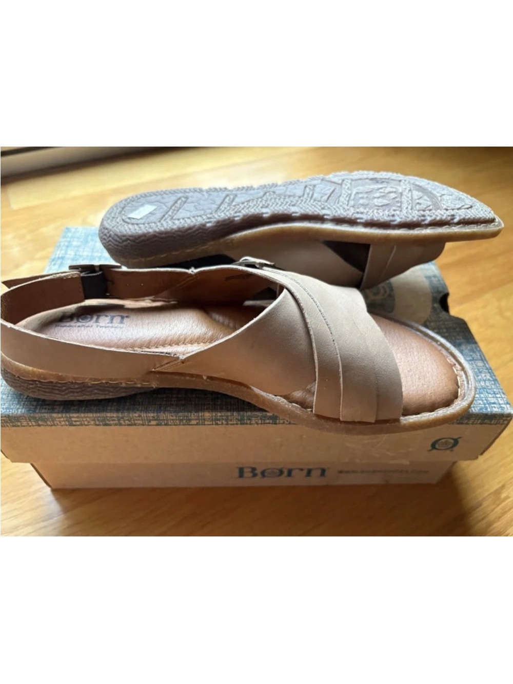 RARE women’s Born Basics light brown leather flat ankle strap sandals 8 / 39 - Picture 3 of 7